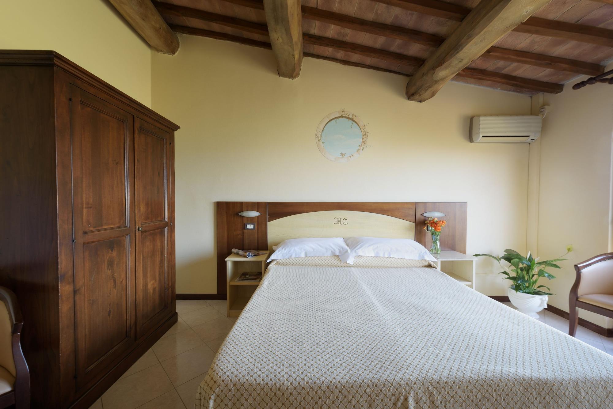 Hotel Dei Capitani Montalcino Esterno foto