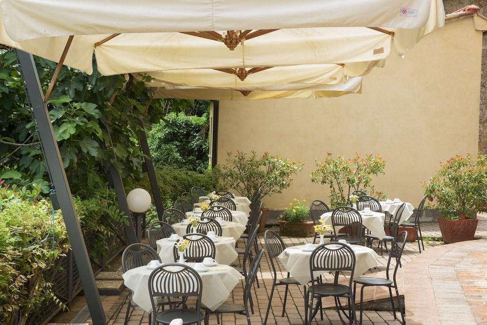 Hotel Dei Capitani Montalcino Esterno foto