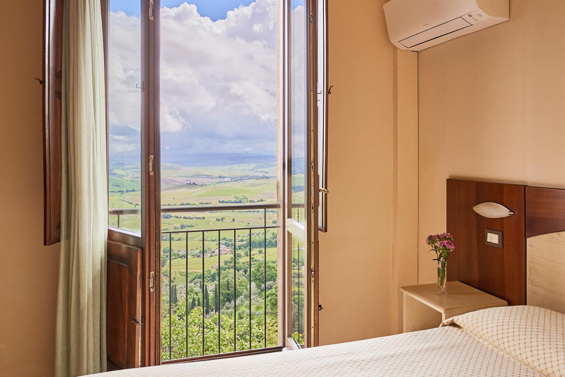 Hotel Dei Capitani Montalcino Esterno foto