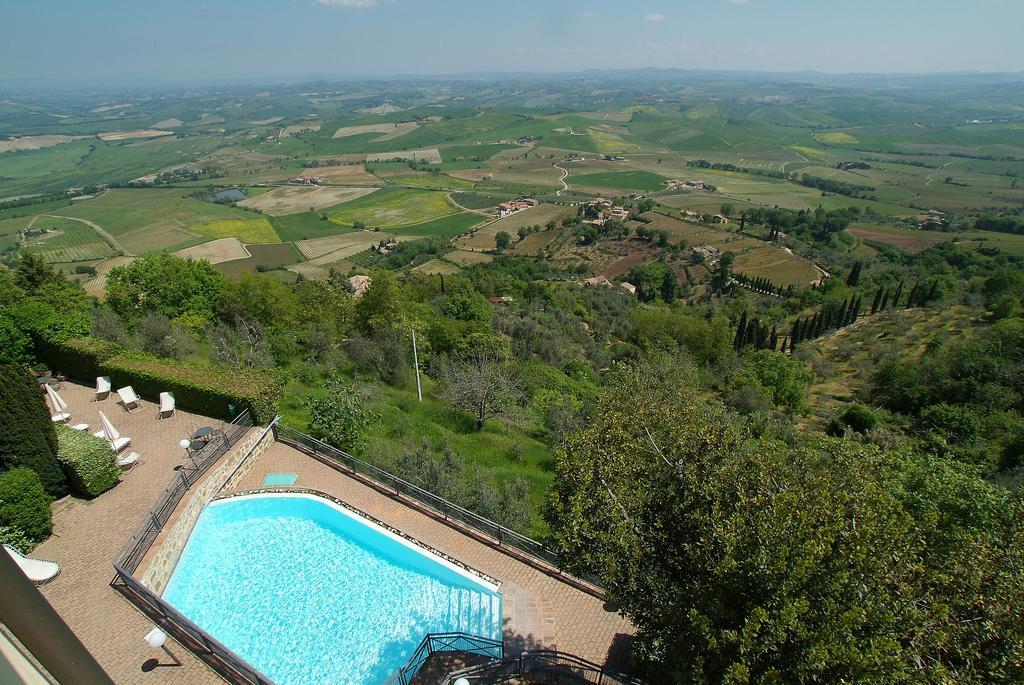 Hotel Dei Capitani Montalcino Esterno foto