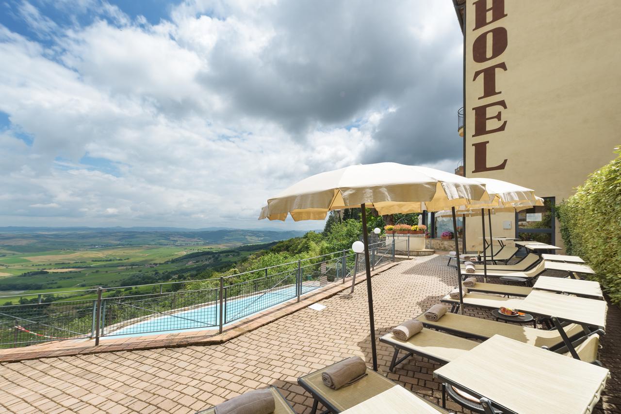 Hotel Dei Capitani Montalcino Esterno foto