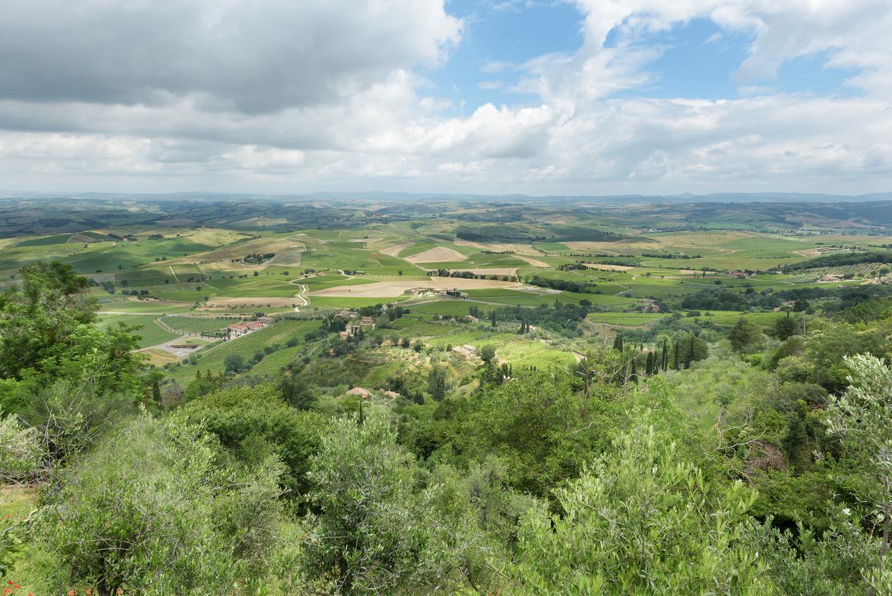 Hotel Dei Capitani Montalcino Esterno foto