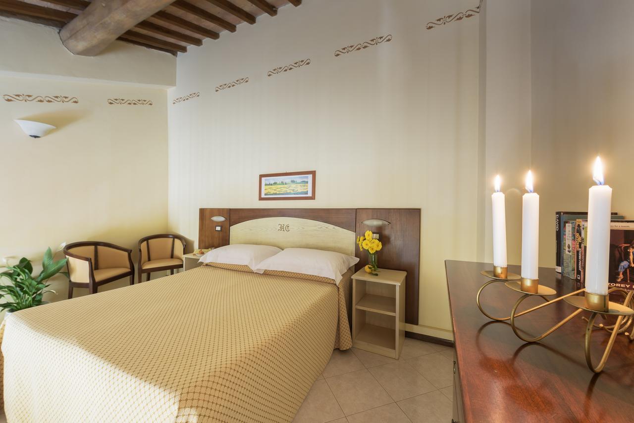 Hotel Dei Capitani Montalcino Esterno foto