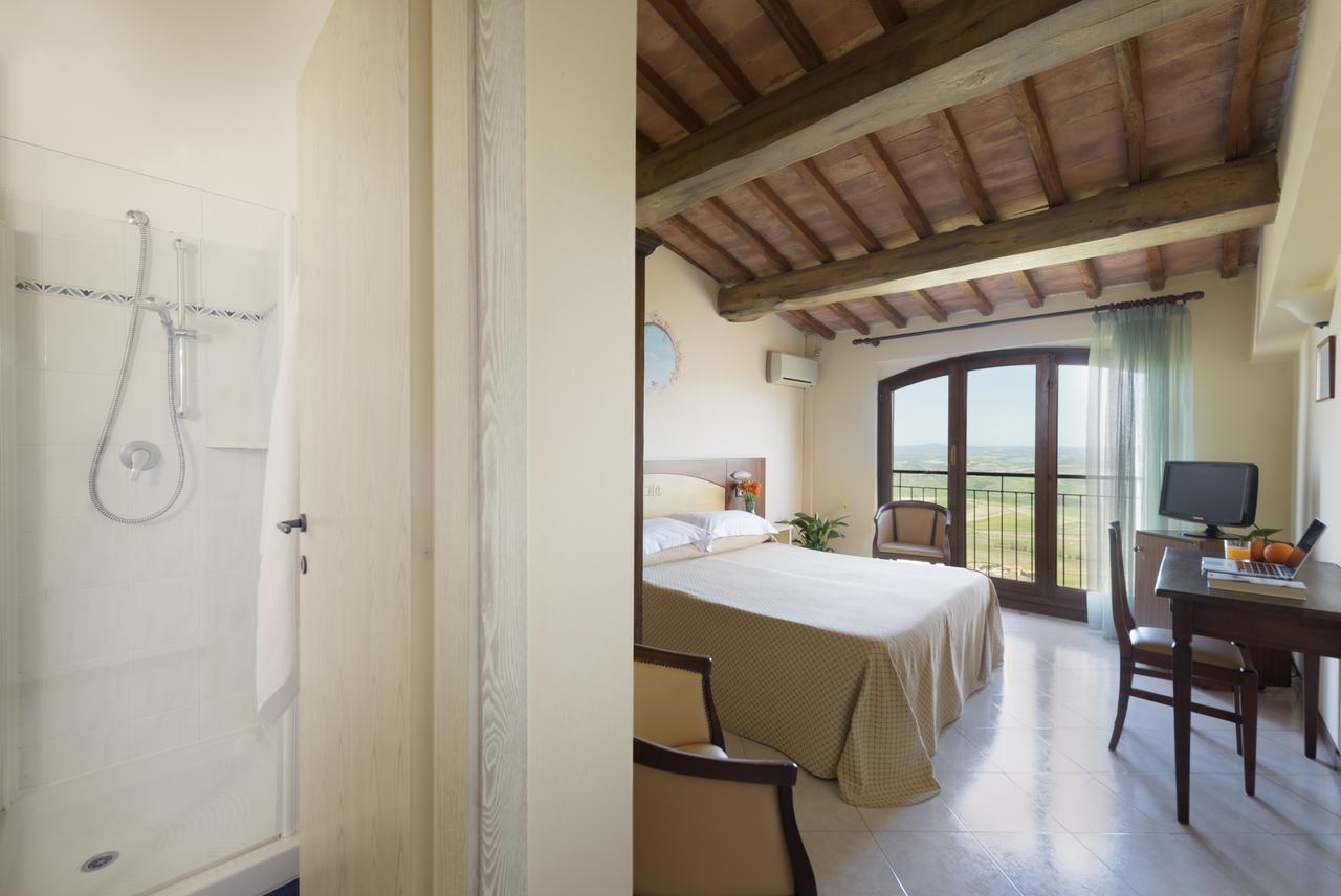 Hotel Dei Capitani Montalcino Esterno foto