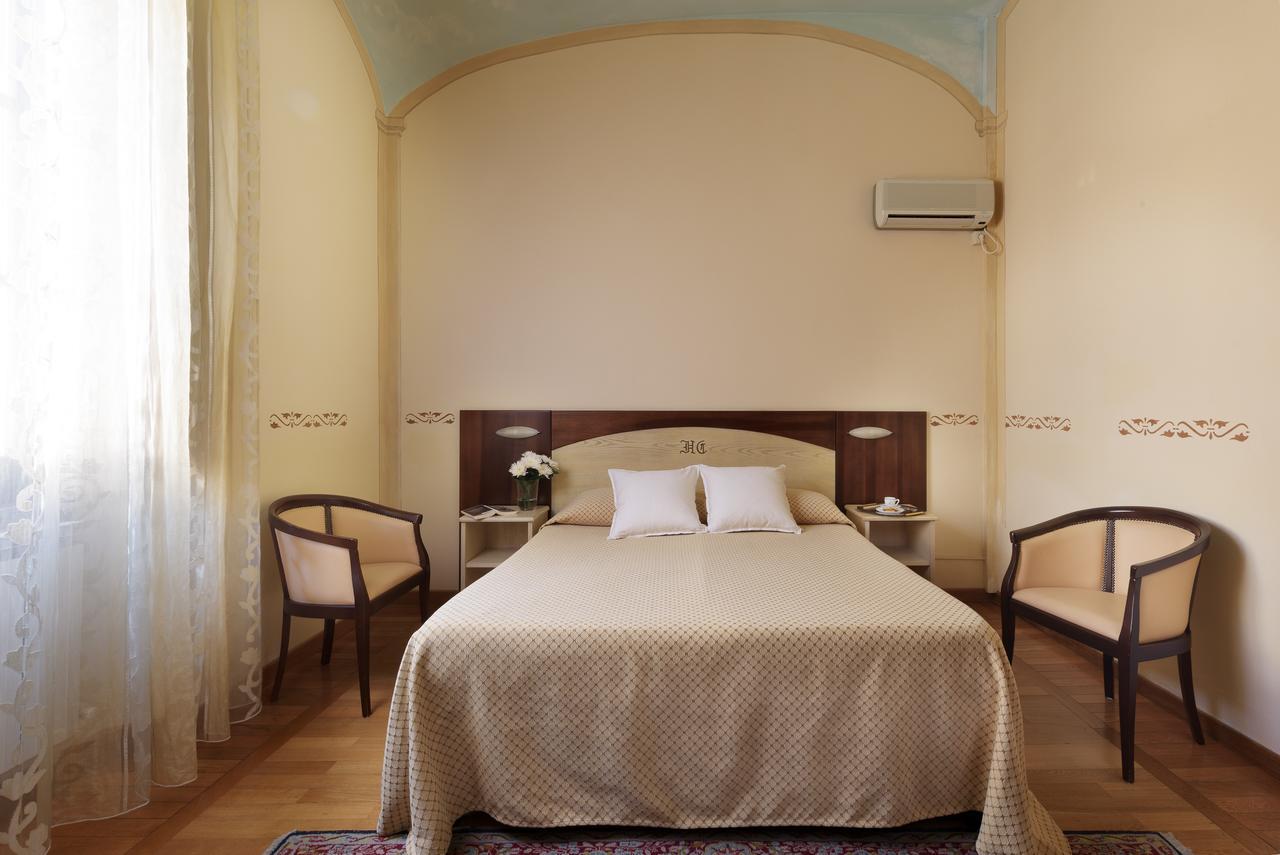 Hotel Dei Capitani Montalcino Esterno foto