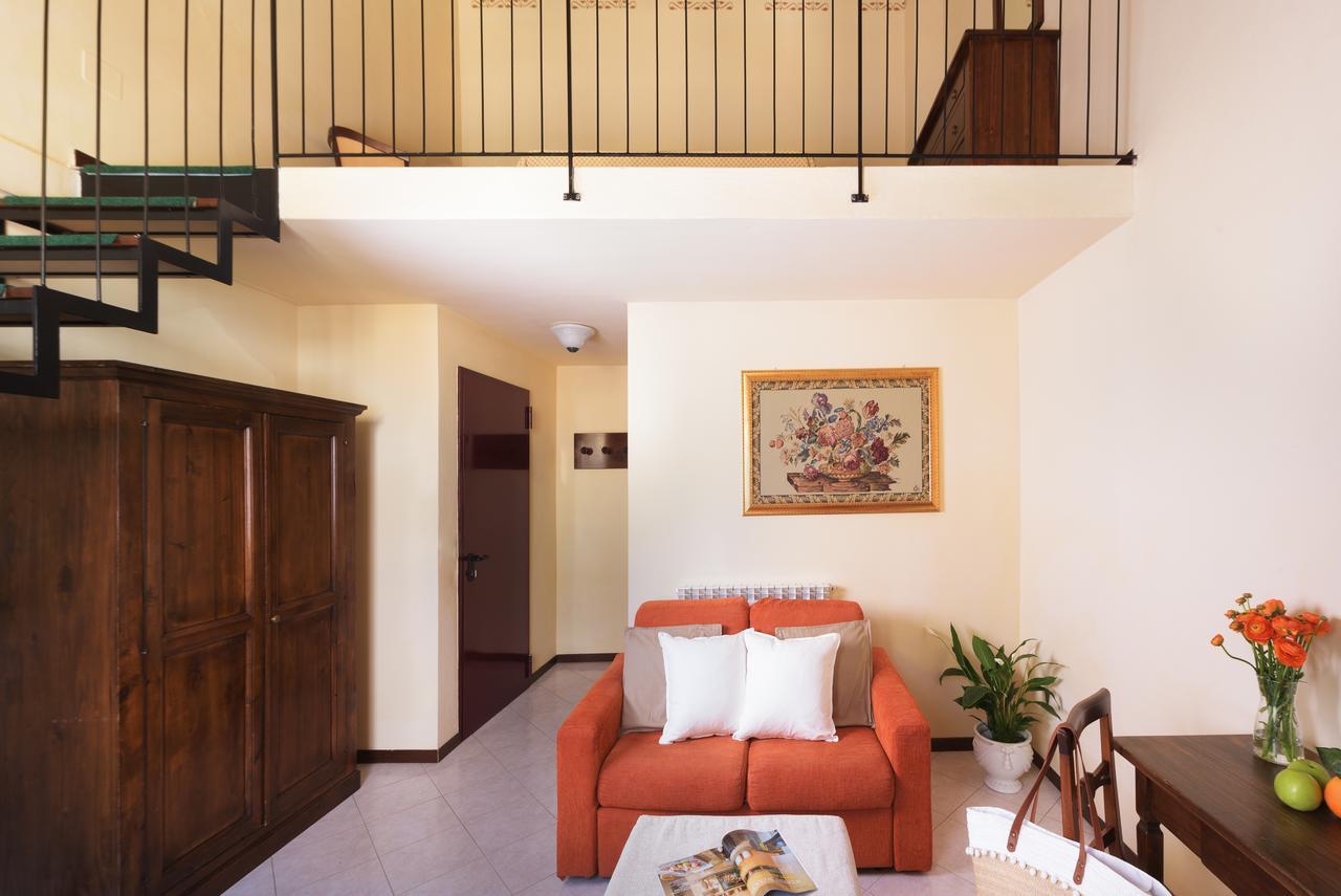 Hotel Dei Capitani Montalcino Esterno foto